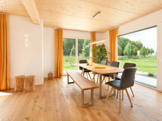 Musterhaus Günzburg, TALBAU-Haus GmbH TALBAU-Haus GmbH Modern dining room