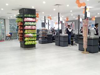 Interior for Retail Outlet - Bigbazaar chennai, Elcon Infrastructure Elcon Infrastructure Pavimentos Granito