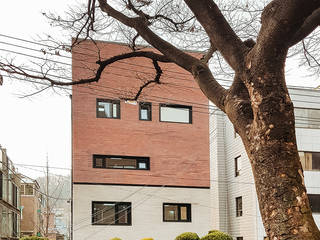 서울_ Brick House, AAPA건축사사무소 AAPA건축사사무소 Casas estilo moderno: ideas, arquitectura e imágenes