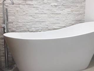 Dab dwelling , Dab Den Ltd Dab Den Ltd Modern bathroom Stone White