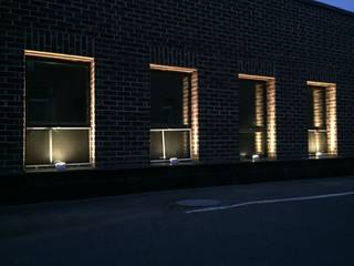 Освещение оконных проемов, CERTUS Lighting CERTUS Lighting Casas de campo Ladrillos