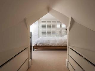 ​Loft Conversion – Clapham, Armstrong Simmonds Architects Armstrong Simmonds Architects Hipped roof Limestone