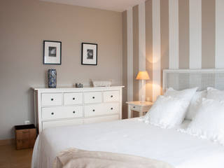 Home Staging · Apartamento Tarifa, Renoba · Reformas e Interiorismo Renoba · Reformas e Interiorismo Scandinavian style bedroom