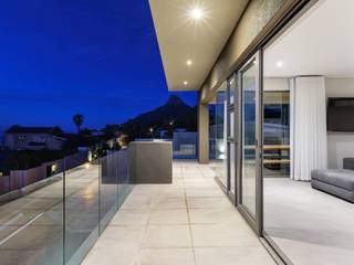 The modern Camps Bay home with a 12 Apostles view FRANCOIS MARAIS ARCHITECTS Balcony