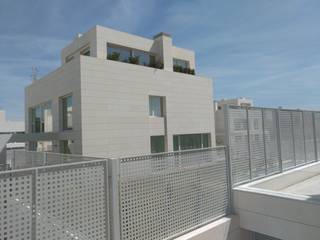 La Florida, Estudio de Arquitectura Juan Ligués Estudio de Arquitectura Juan Ligués Villas Reinforced concrete