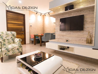 2BHK @ Goregoan (East), Romell Group, Midas Dezign Midas Dezign Salas de estar tropicais