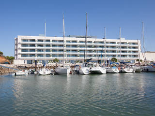 Puerto Sherry, Estudio de Arquitectura Juan Ligués Estudio de Arquitectura Juan Ligués منزل عائلي كبير