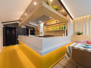 Restaurante Mandu, SMLXL-design SMLXL-design Коммерческие помещения Дерево Эффект древесины