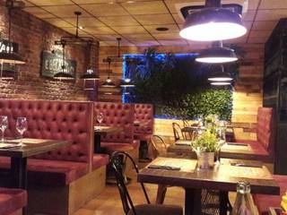 Restaurante BLACK LABEL URBAN GRILL MALAGA, DESVAN VINTAGE DESVAN VINTAGE Ruang Komersial Batu Bata