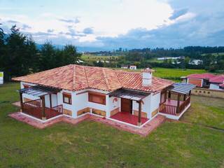 CASA PUENTESIN, cesar sierra daza Arquitecto cesar sierra daza Arquitecto Country house Stone