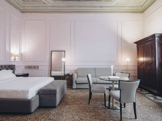 GREGORINI BINGHAM, LUXURY SUITES, studio lenzi e associati studio lenzi e associati Classic style bedroom