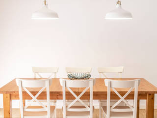 Moradia Miramar - Decoração de Interiores, MOYO Concept MOYO Concept Salas de jantar mediterrânicas Madeira Branco