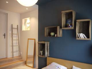 JEUX DE VOLUME, MIINT - design d'espace & décoration MIINT - design d'espace & décoration Phòng ngủ phong cách chiết trung Blue