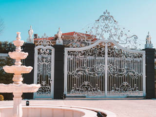 Ferforje Bahçe Kapıları / Wrought iron doors, Ramez Ferforje Sanat Atölyesi Ramez Ferforje Sanat Atölyesi Jardines en la fachada Hierro/Acero