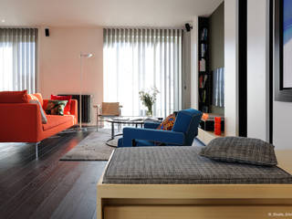 Appartement Pierre Corneille, Franck VADOT Architecture Franck VADOT Architecture LivingsSofás y sillones Madera Blanco