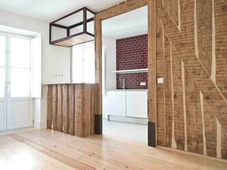 Apartamento T1 São Bento, EU LISBOA EU LISBOA Гостиная в колониальном стиле