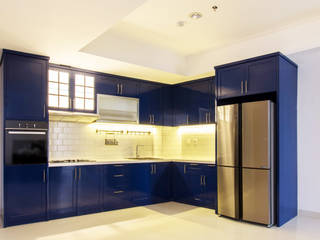 Kitchen Area at Apartment The Mansion, Total Renov Studio Total Renov Studio Nhà bếp phong cách hiện đại Blue