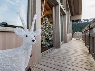 Chalet de luxe à Courchevel, ARLY PHOTOGRAPHY ARLY PHOTOGRAPHY 露臺