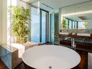 Fotoreportagem de Vila em Vale do Lobo, Daryl Gabin - Photo & Video Daryl Gabin - Photo & Video Modern style bathrooms