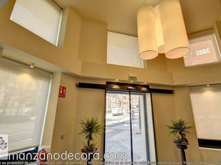 Instalación de Verticales y Estores en Hinves Pianos en Madrid, Manzanodecora Manzanodecora Janelas e portas modernas