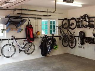 Bike Storage Ideas for your Garage Wall, MyGarage MyGarage Garage / Hangar modernes