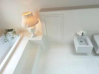 Rivestimento bagno in malta resinosa Infinity, Pavimento Moderno Pavimento Moderno BathroomDecoration Synthetic White