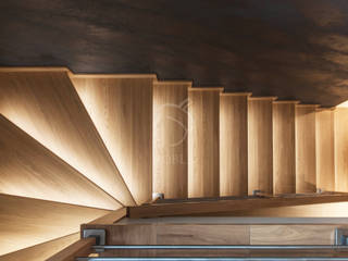 Dom w stylu modern-classic, Roble Roble Escadas Madeira Acabamento em madeira