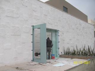 CASA CUMBRES, ESMETEVA ESMETEVA Puertas de entrada Metal