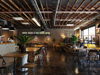 카페 인테리어 CAFE INTERIOR_부산인테리어, 감자디자인 감자디자인 Industrial style dining room