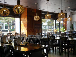 레스토랑 인테리어 RESTAURANT INTERIOR_부산인테리어, 감자디자인 감자디자인 Modern Yemek Odası