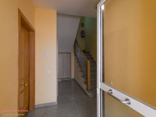 Home Staging piso con toques estilo industrial, Home Staging Tarragona - Deco Interior Home Staging Tarragona - Deco Interior Сходи