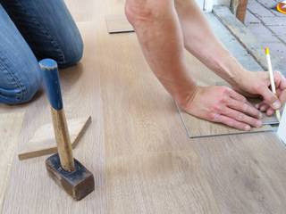 Easy to Follow Tips to keep that Parquet Floor looking as good as New!, eadahudes10 eadahudes10 クラシカルスタイルの 玄関&廊下&階段