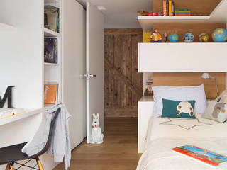 Reforma Integral zona alta Barcelona, MIV STUDIO MIV STUDIO Teen bedroom Wood Wood effect