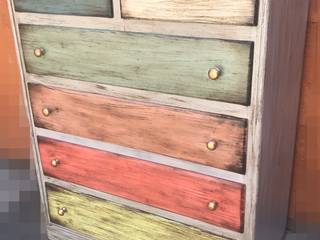 Cajonera vintage de colores , Vintage Decoration Vintage Decoration Klassieke huizen Massief hout Bont