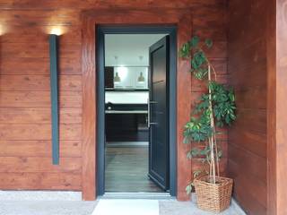 T2, com Garagem + Grill - Casa em Madeira - Tarouca, Breathe House Breathe House Front doors Plastic