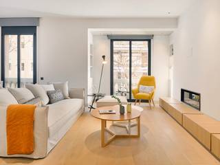 Home Staging de Lujo en Barcelona, Markham Stagers Markham Stagers モダンデザインの リビング 灰色