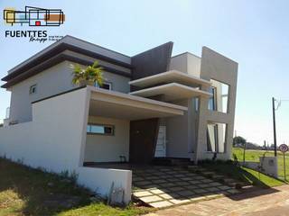 RESIDÊNCIA POSSAMAI, JORGE FUENTTES ARQUITETURA E INTERIORES JORGE FUENTTES ARQUITETURA E INTERIORES บ้านเดี่ยว