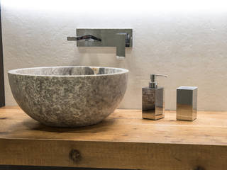 Uno showroom dedicato all'arredamento da bagno, Idearredobagno.it Idearredobagno.it Minimalist style bathroom Copper/Bronze/Brass Metallic/Silver