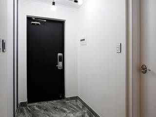 잠실 우성아파트 43py, Design Daroom 디자인다룸 Design Daroom 디자인다룸 الممر الحديث، المدخل و الدرج