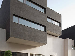 Proyecto de diseño y construcción de 6 casas unifamiliares adosadas de dos pisos , AGi architects arquitectos y diseñadores en Madrid AGi architects arquitectos y diseñadores en Madrid Minimalist houses Concrete