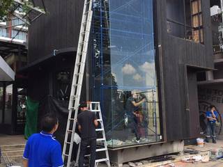 รับผลิตและจำหน่ายกระจกนิรภัย Tempered ในภาคเหนือ, Chiangmai Temper Co .,Ltd. Chiangmai Temper Co .,Ltd. Interior garden Glass