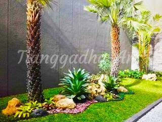 Kontraktor Taman Surabaya, Tukang Taman Surabaya - Tianggadha-art Tukang Taman Surabaya - Tianggadha-art Jardines en la fachada Piedra