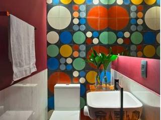 Classic Bathroom, Gargee Kashyap homify Gargee Kashyap homify Classic style bathroom Multicolored