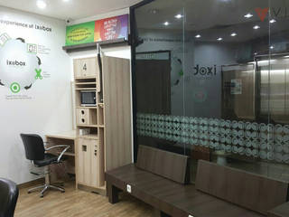 IXOBOX Barbershop, PT VISIO GEMILANG ABADI PT VISIO GEMILANG ABADI Modern study/office Plywood