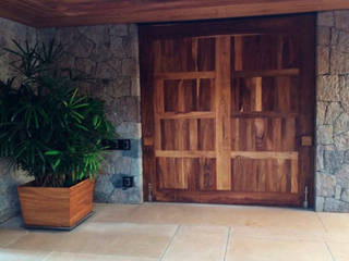 Casa Valle de Bravo , Spazio Interior Spazio Interior Front doors Solid Wood Multicolored