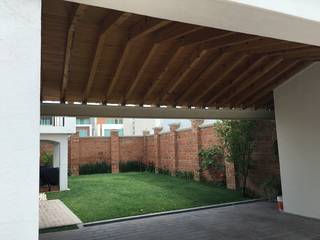 Residencia Guerrero, Arqca Arqca Tejados a dos aguas Madera maciza Multicolor