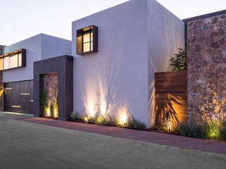 Increíble Proyecto - CASA AA, VELAZQUEZ GOMEZ ARQUITECTOS VELAZQUEZ GOMEZ ARQUITECTOS Casas modernas