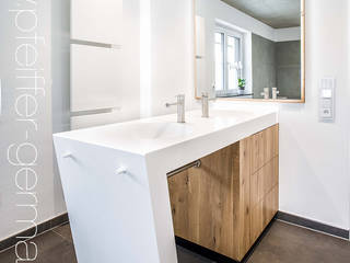 Badsanierung Haus M, Pfeiffer GmbH & Co. KG Pfeiffer GmbH & Co. KG Modern Bathroom