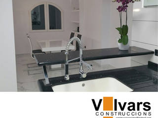 Cocina, CONSTRUCCIONS VICTOR IVARS IVARS CONSTRUCCIONS VICTOR IVARS IVARS Built-in kitchens