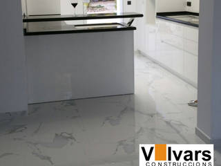 Cocina, CONSTRUCCIONS VICTOR IVARS IVARS CONSTRUCCIONS VICTOR IVARS IVARS Built-in kitchens